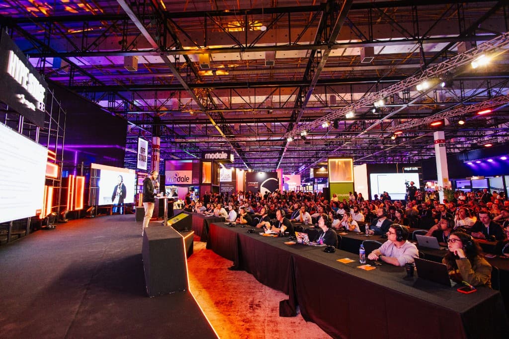 Vinicius Lana palestrando no cmo-summit
